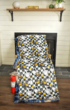 Load image into Gallery viewer, WALL-E &amp; EVE super soft minky blanket
