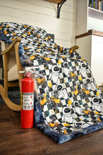 Load image into Gallery viewer, WALL-E &amp; EVE super soft minky blanket
